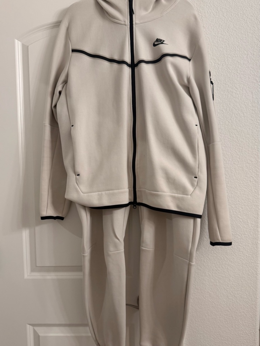 Nike Tech - Men’s Full Zip Jacket and Matching Pants.